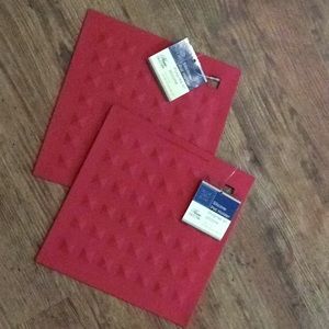 New set of 2 red silicone trivets pot holders